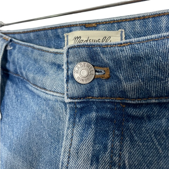 Madewell | The Curvy Perfect Vintage Straight Jean in Hoye Wash 33 - Picture 4 of 10